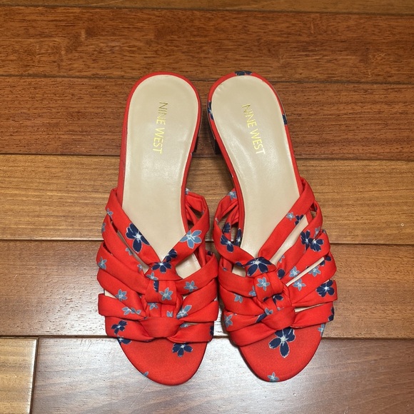 Nine West Slip Ons - Picture 2 of 4